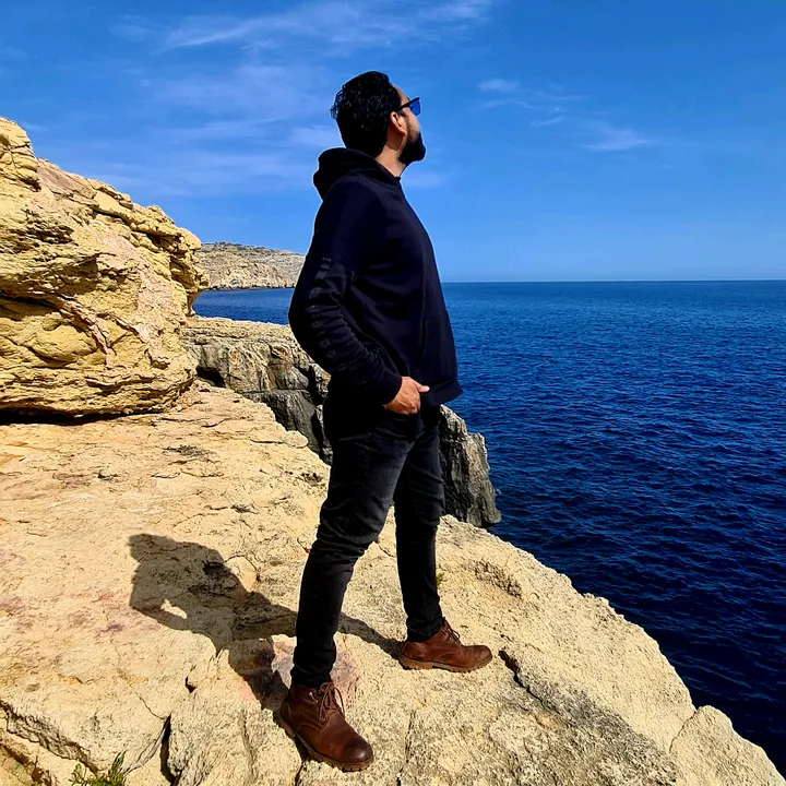 Nav khan