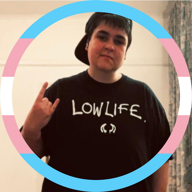 ElliotPlays