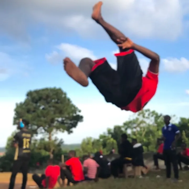 Chris 🤸‍♂️tricks🤹‍♂️