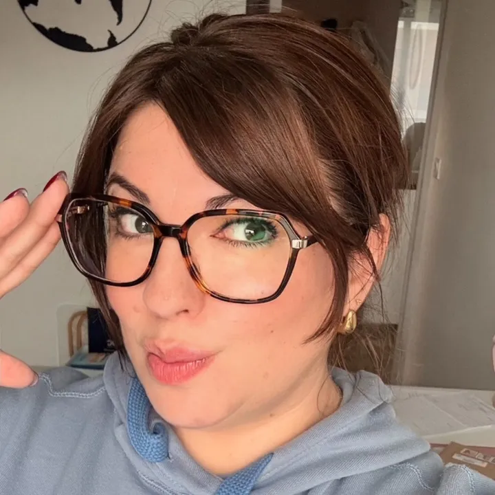 Emma 👜🤎🧸🧋