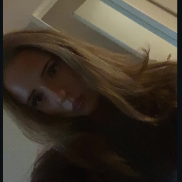 𝒦𝓁𝒶𝓇𝒶 ℛℴ𝒸𝓀𝓈ℯ́𝓃