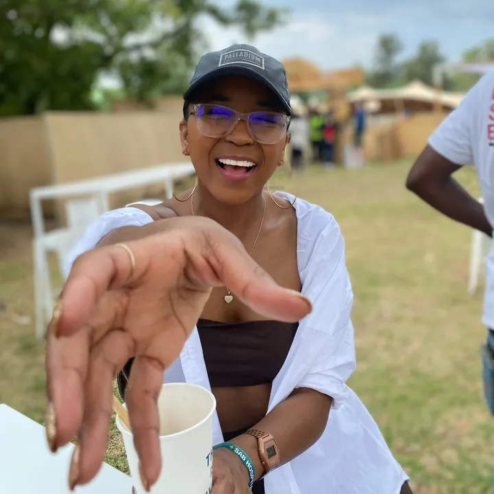 Nelly•Travel & Life