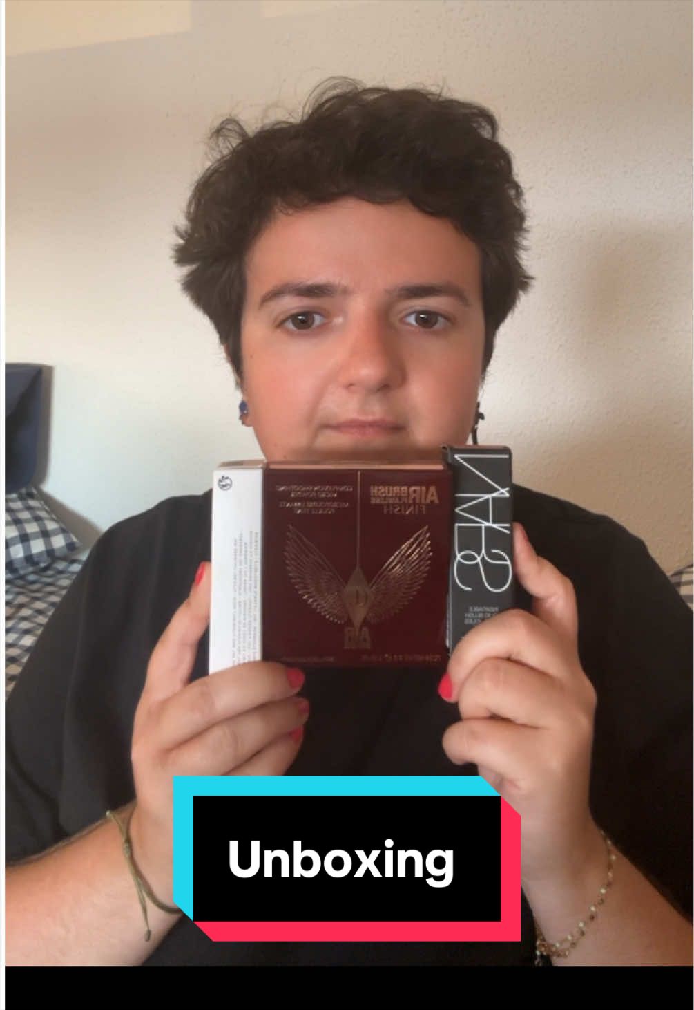J’ai fait mon premier unboxing #nars #rarebeauty #charlottetilburymakeup #unboxinghaul #unboxingvideos 