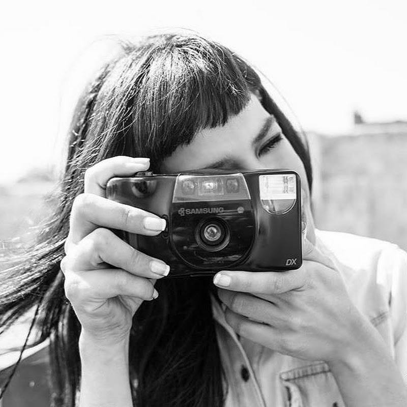 Leonela Arguello - Poses para fotos
