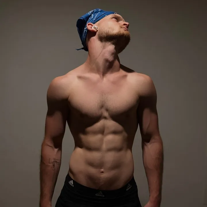 𝑀𝑎𝑥 𝐷𝑖𝑒𝑓𝑒𝑛𝑏𝑎𝑐ℎ ⚡️