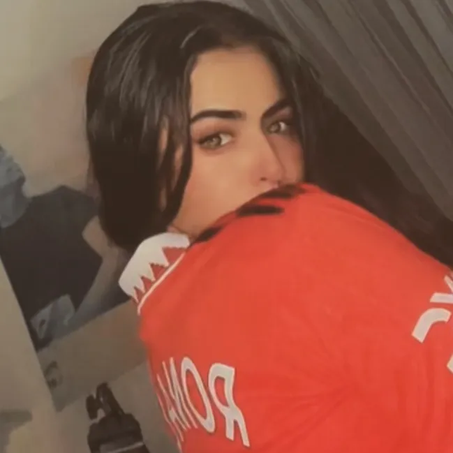 𝐒𝐡𝐞.