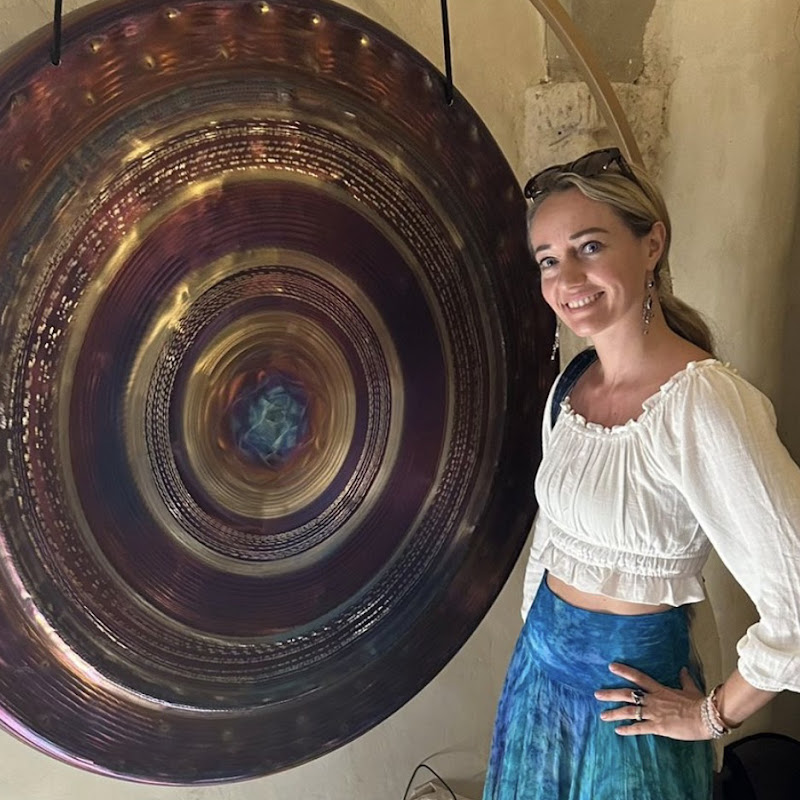 Irene Matern |Gongs & Trance & Yoga |Herzdiamant 