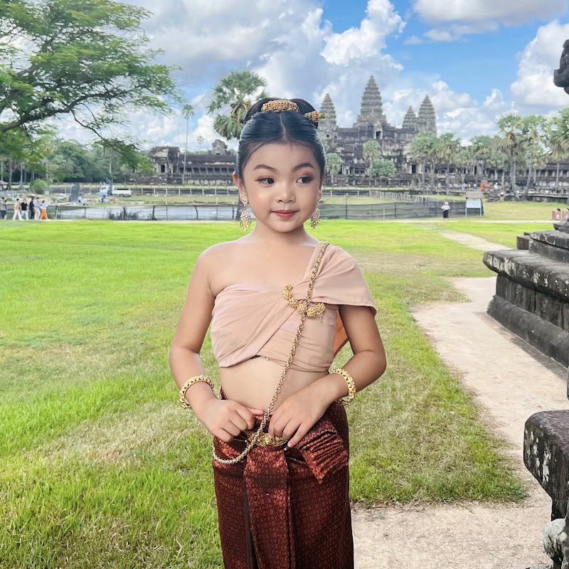 អូនណាណា Oun Nana