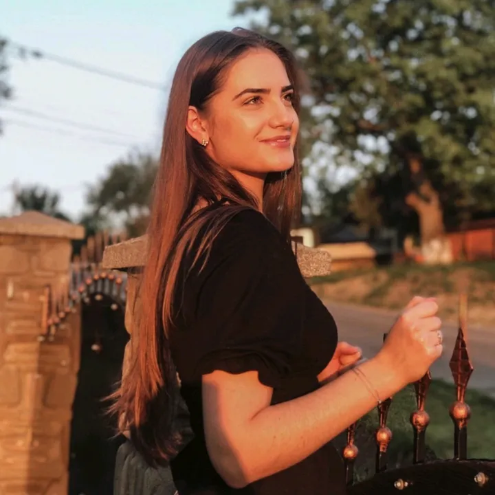 Şoptelea Oana