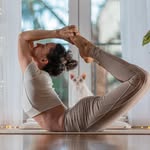 Lenka Minarik • Yoga Teacher, Ex-Scientist, Cat Mom