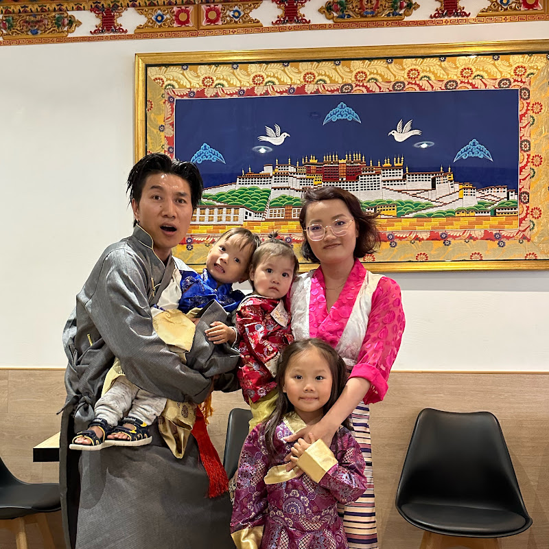 THE XOXO FAMILY