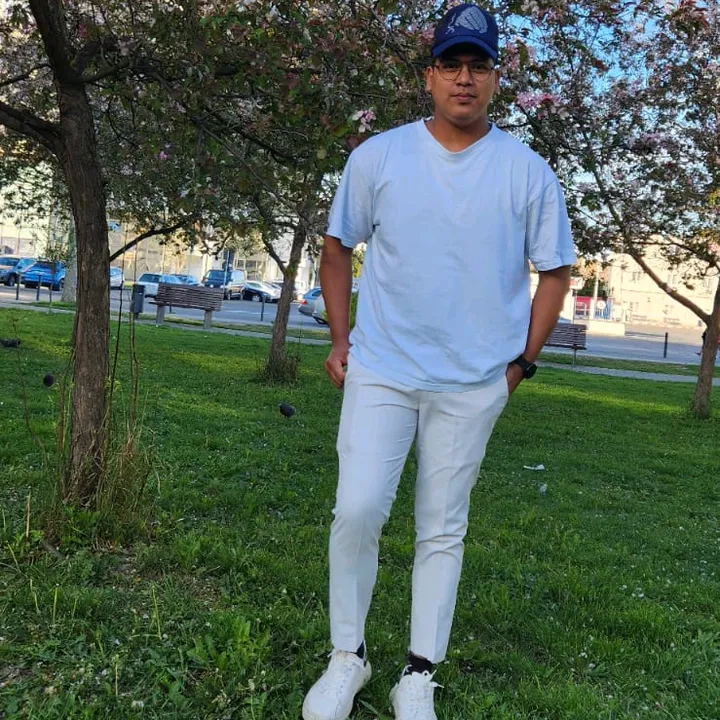 keshav thakuri 🇨🇵🇱🇺🇱🇺