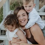 •Sarah | Semi Crunchy Family > Aromatherapist & Hairdresser