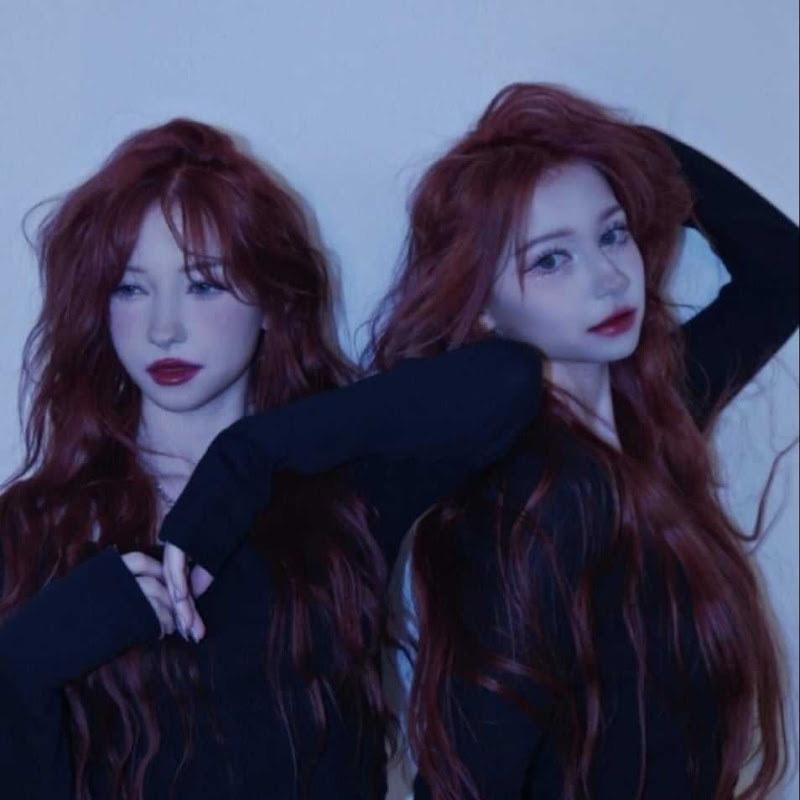 Julia And Oliwia