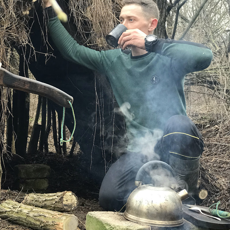 BUSHCRAFT _KONSTANTIN