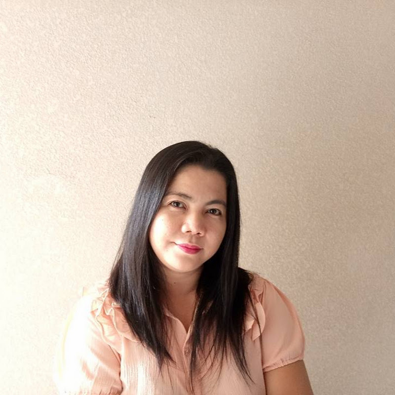 Momi Remz Vlogz