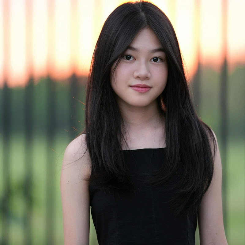 Sahrah Pich Manika Official 