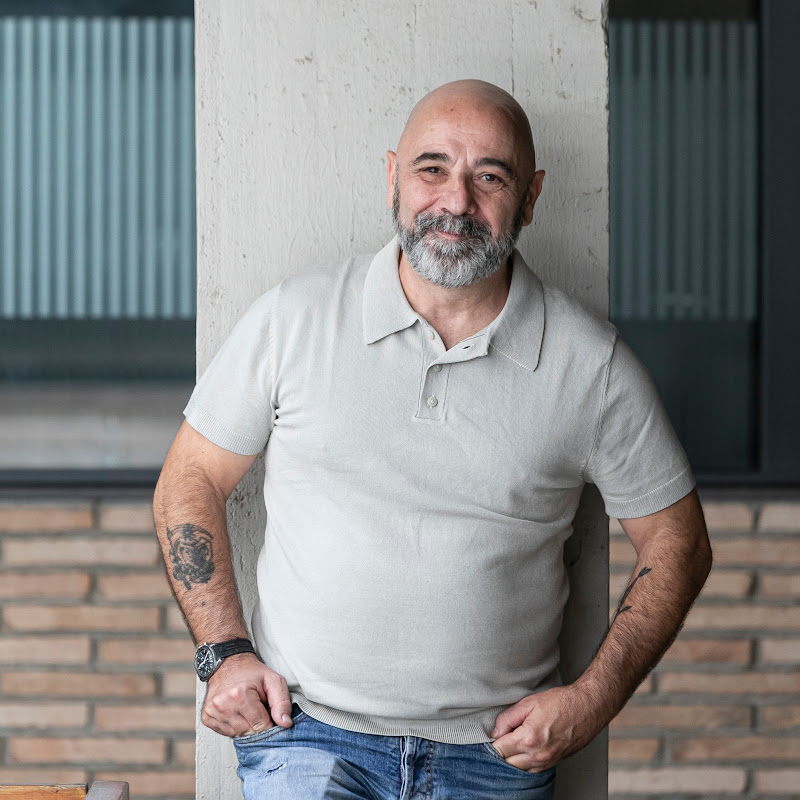 victor amat