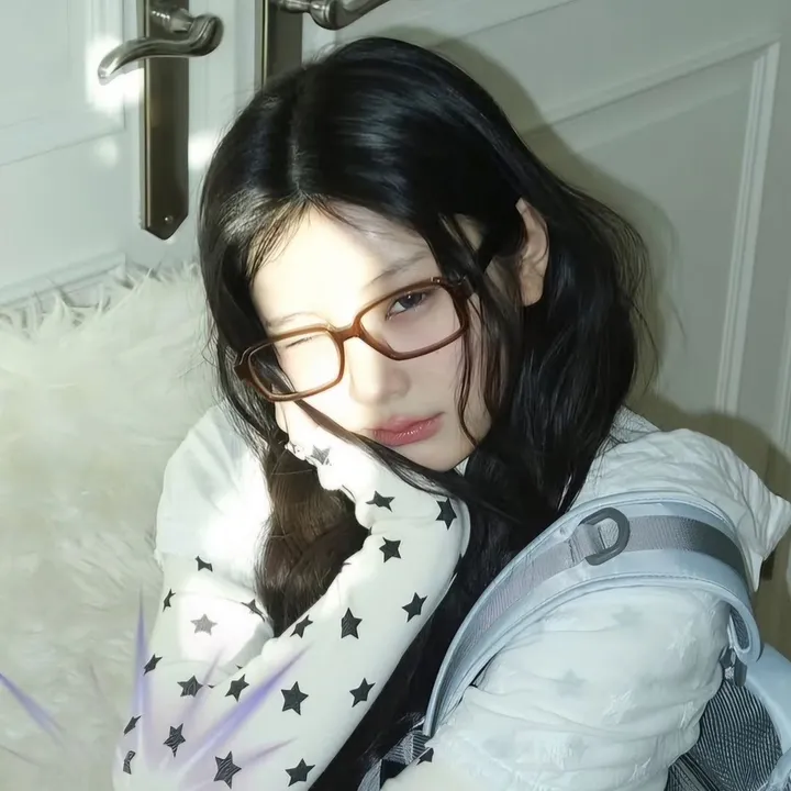 Victoria ᥫ᭡.