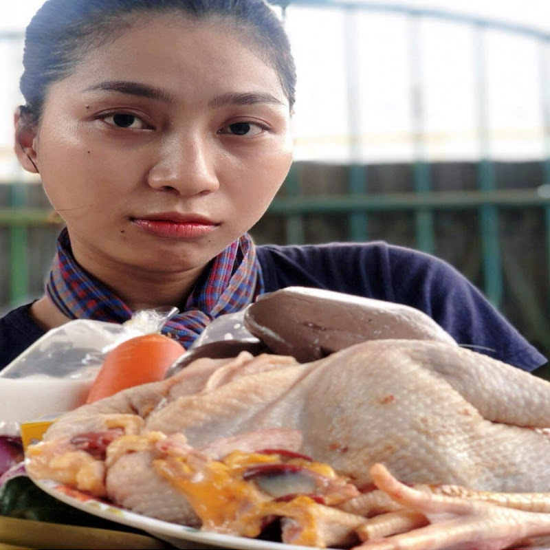 Cambodia Family Food