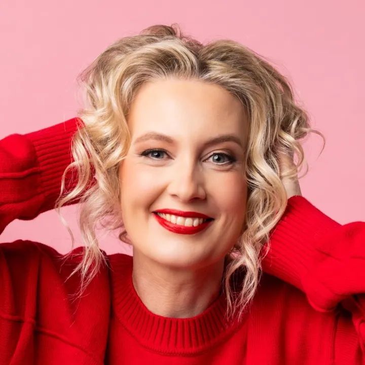 Anna Perry Comedy