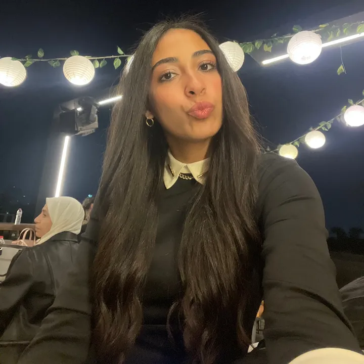 Rowaida G