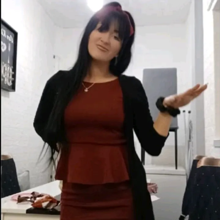 Sarah Dowbakin ℹ️
