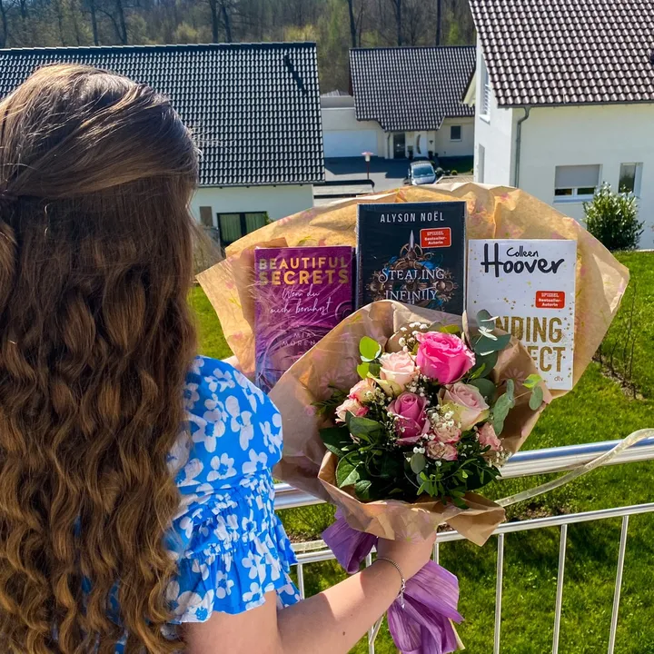 Jenni🩵|Booktok📚