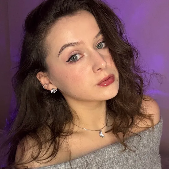Alyona 🌸