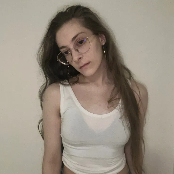 viki / viktoria ᯓ☆