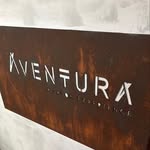 Aventura women Salon