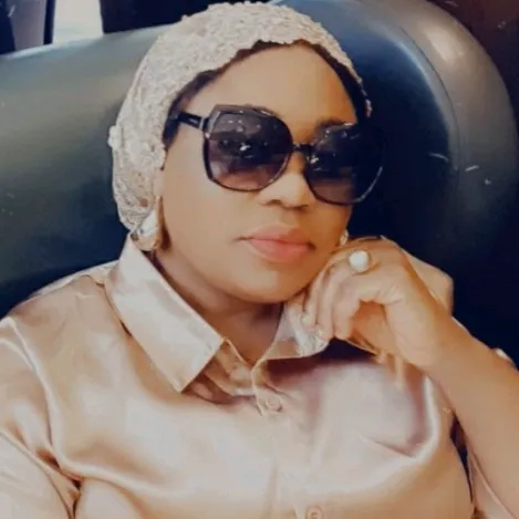 Hajia-Alayo🌐