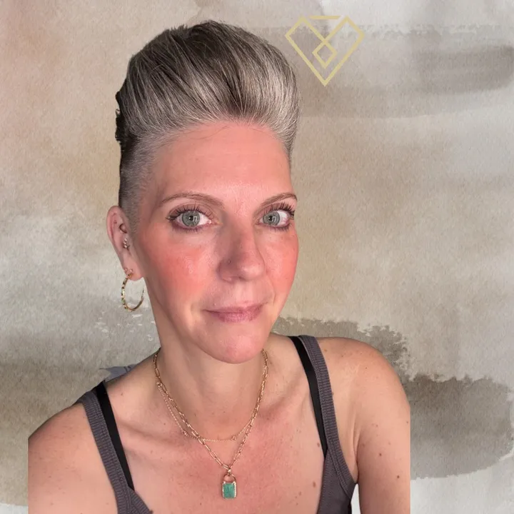 Gina✨House of Gems & Fizz✨