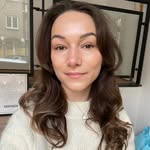 Anne • skincare influencer