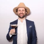 Mr. @lighttravelsfaster ⚡️ NYC + Travel + Style + Wine