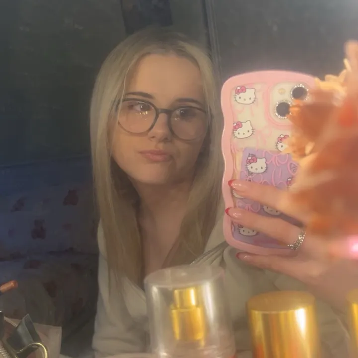 𝐓𝐀𝐘𝐋𝐎𝐑 🙈