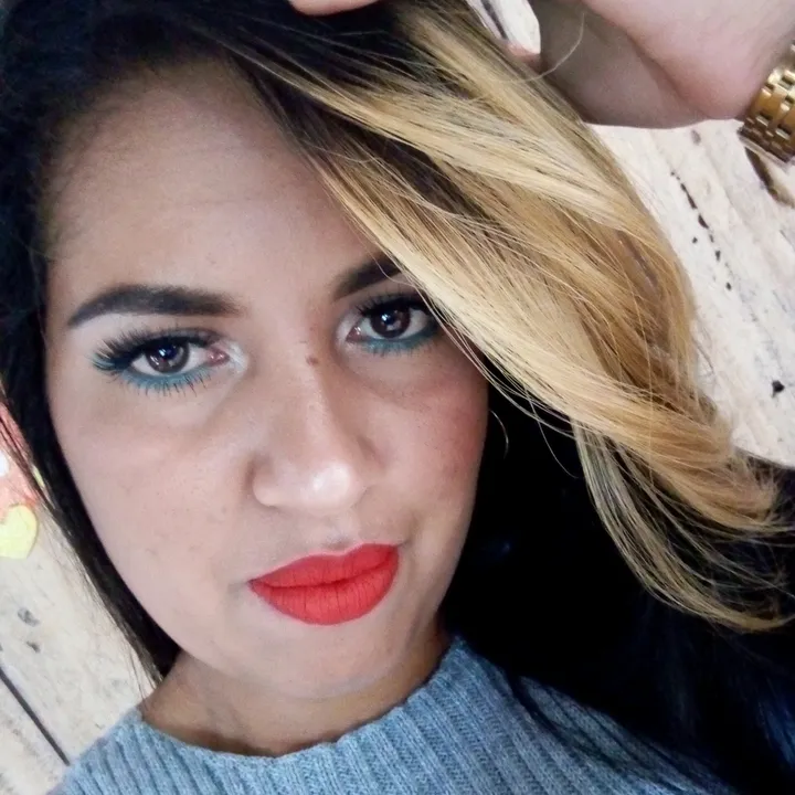 VIVI COELLO