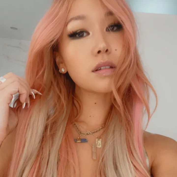 emiko🥥🌸✨🪽