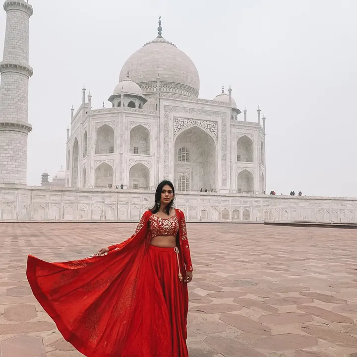 Varshaslife | Travel & Fashion