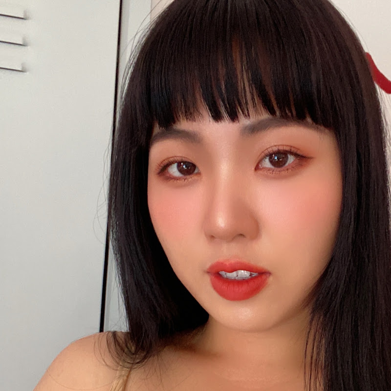 Hi there I'm Yen 黃晏