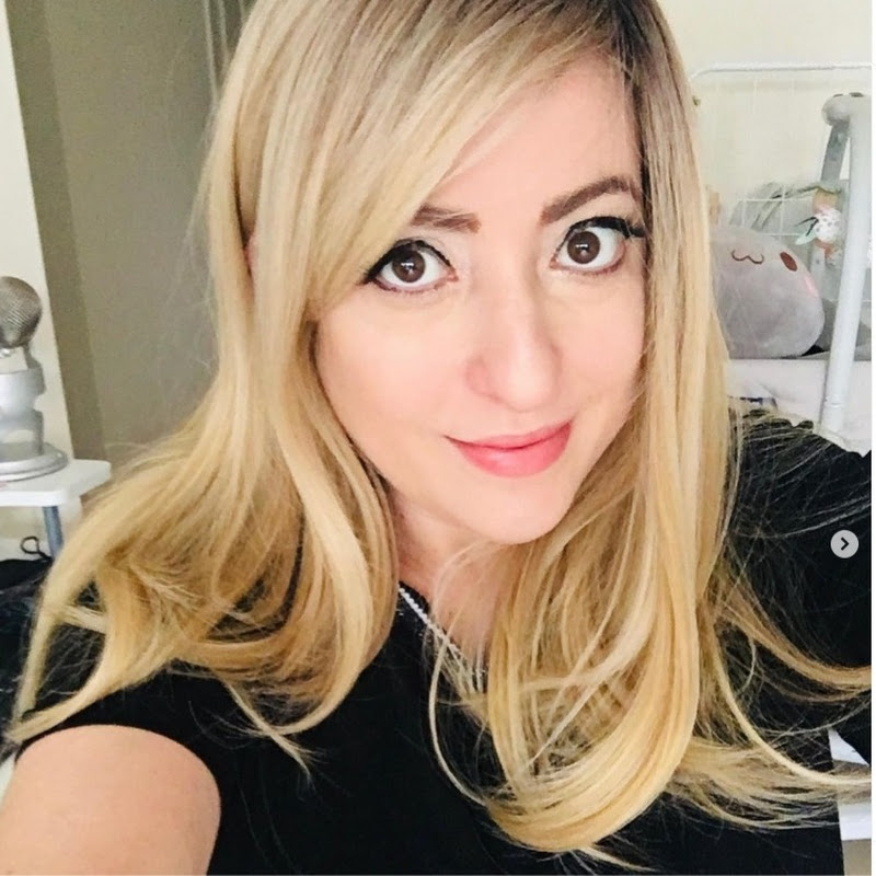 ASMR with Kiki 