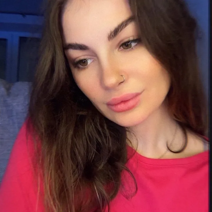 Alinoiiz💋💋💋