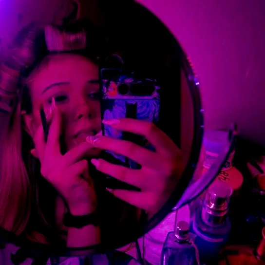 <3