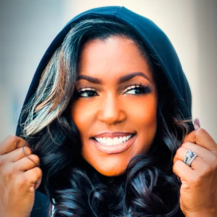 Kelli Michelle|Sacred Curator