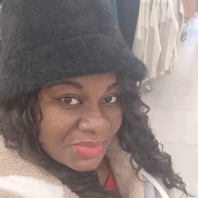 GIFTY AMOAH (GOLDEN)
