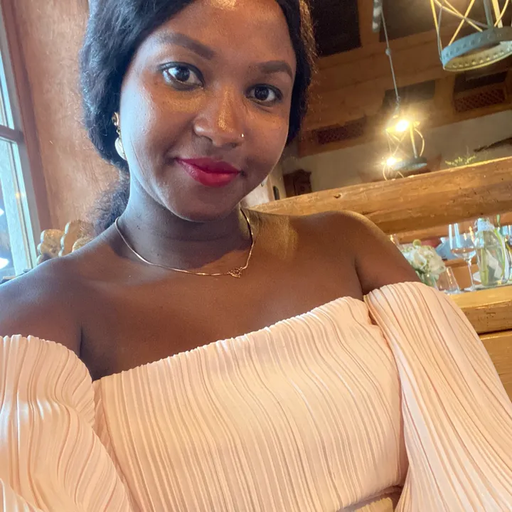 Tina 🇰🇪🇩🇪