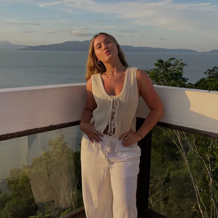 Júlia Hipólitto