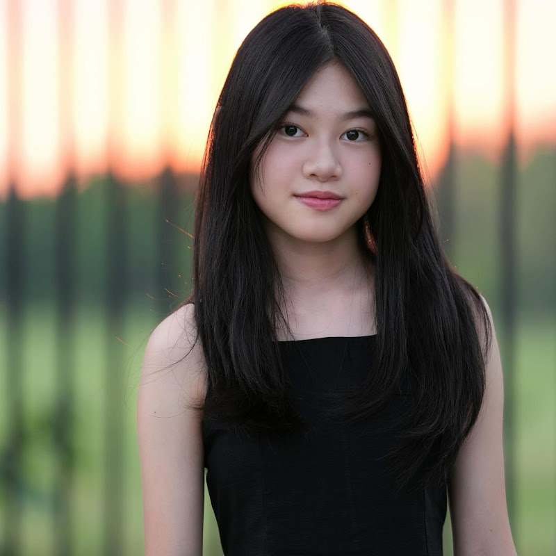 Sahrah Pich Manika Official 