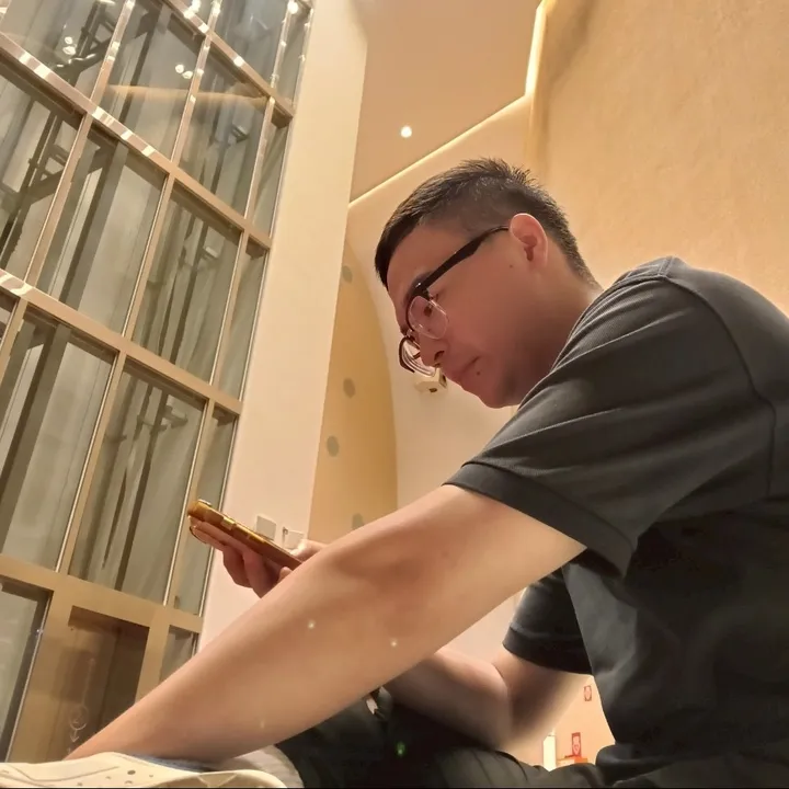 楠哥。不務正業的CEO