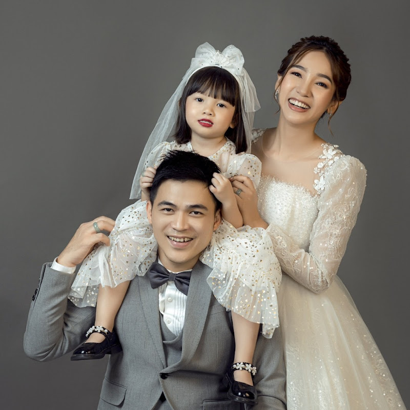 Moji Family Life Style